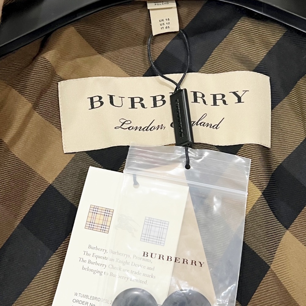 BURBERRY COAT - Picture 9 of 13